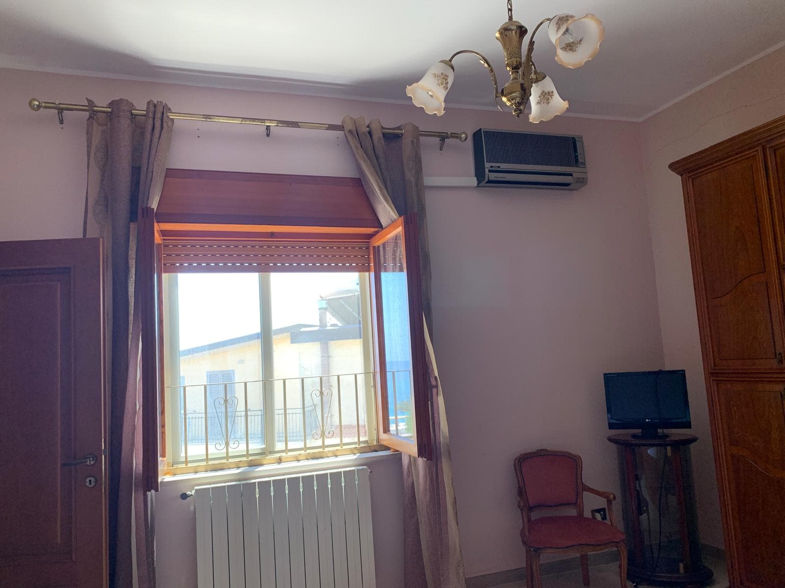 Appartamento spazioso con vista mare e castello - foto 9