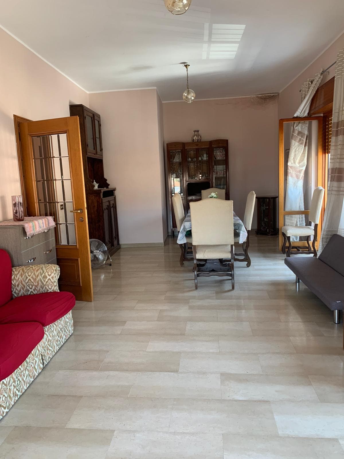 Appartamento spazioso con vista mare e castello